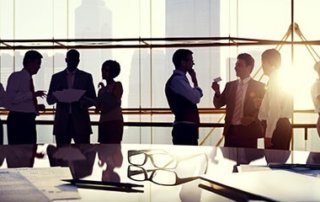 Business Meeting - B2B-Entscheider und B2B-Verkäufer