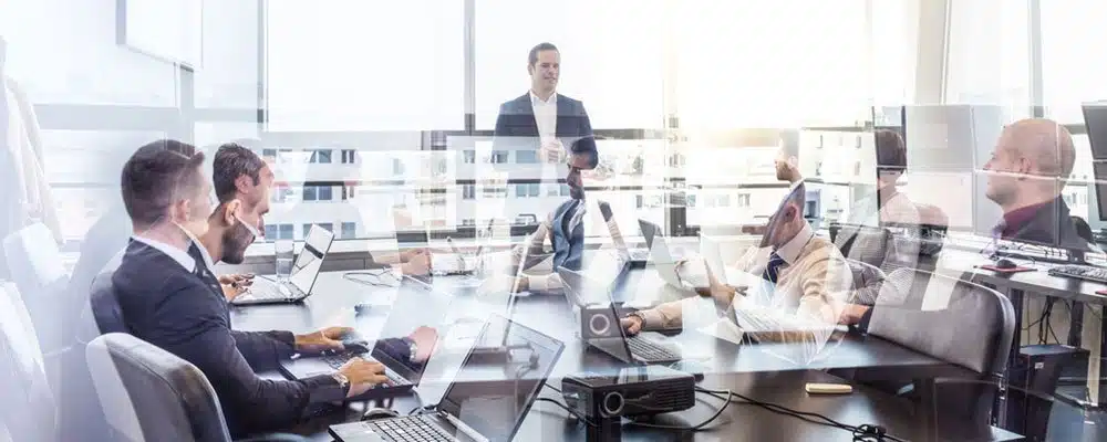 Menschen im Büro - Lead Management