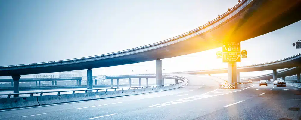 Gegenlicht auf der Autobahn - B2B Marketing Zukunft